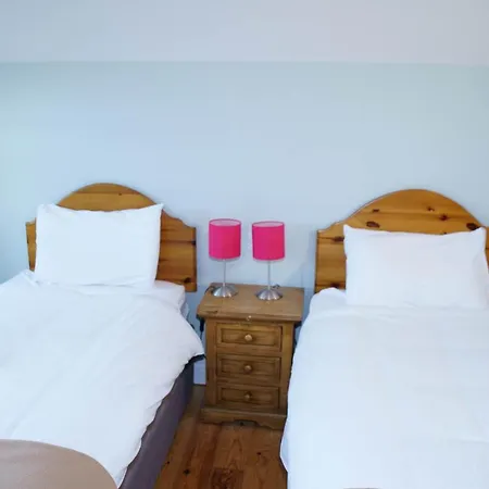 Tatil Evi Courtyard 2 Bed Sleeps 4