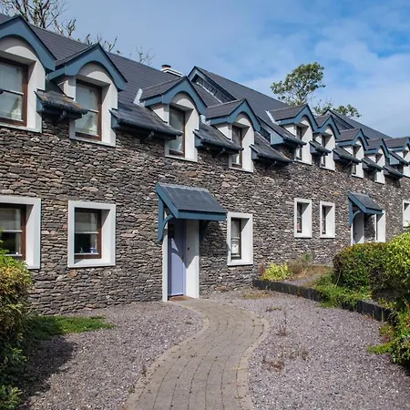 Courtyard 2 Bed Sleeps 4 By Trident Homes *