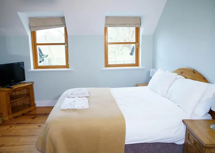 Courtyard 2 Bed Sleeps 4 *