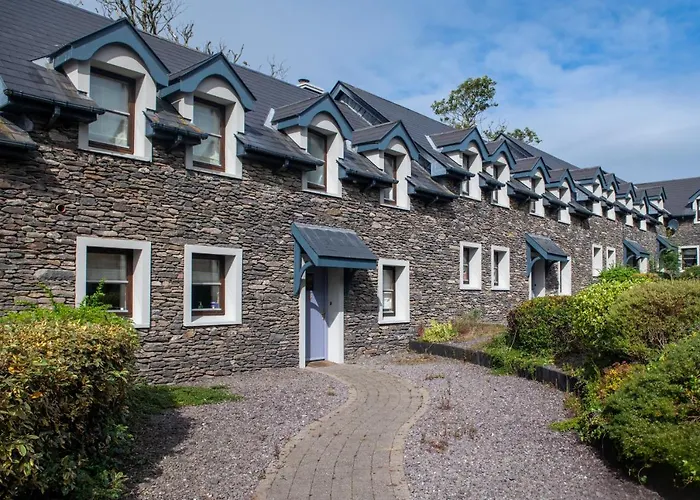 Courtyard 2 Bed Sleeps 4 *